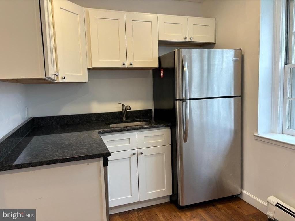 676 Perth Pl - Photo 4 of 43