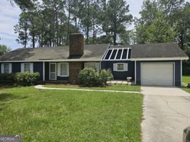 featured image of 220 Courtney Way