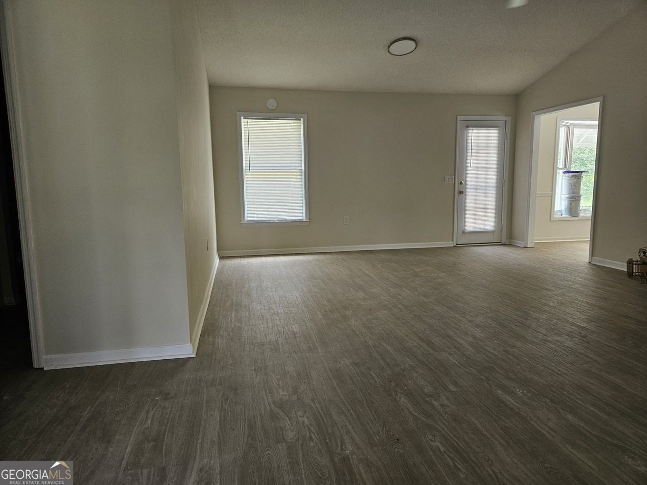 220 Courtney Way - Photo 7 of 13