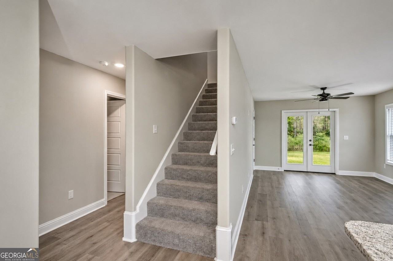 419 Madison Ave - Photo 3 of 38