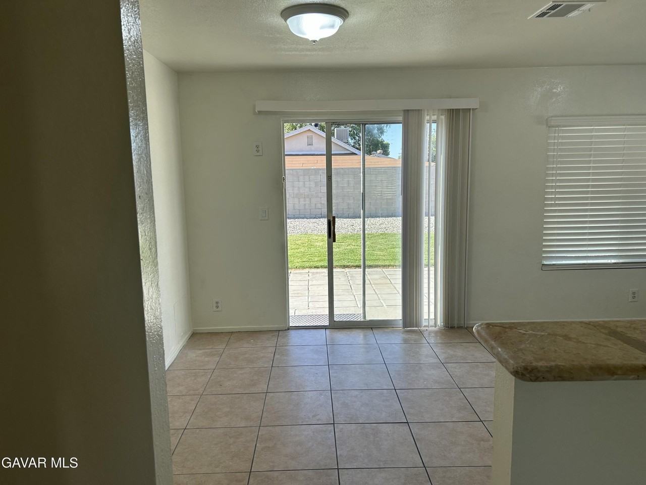 3621 W Avenue K15 - Photo 5 of 38