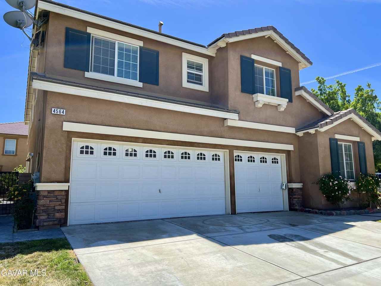 4564 Jewel Dr - Photo 2 of 29