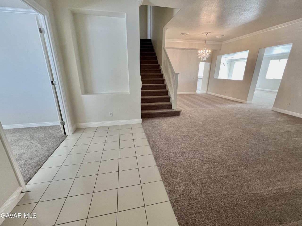 4564 Jewel Dr - Photo 5 of 29