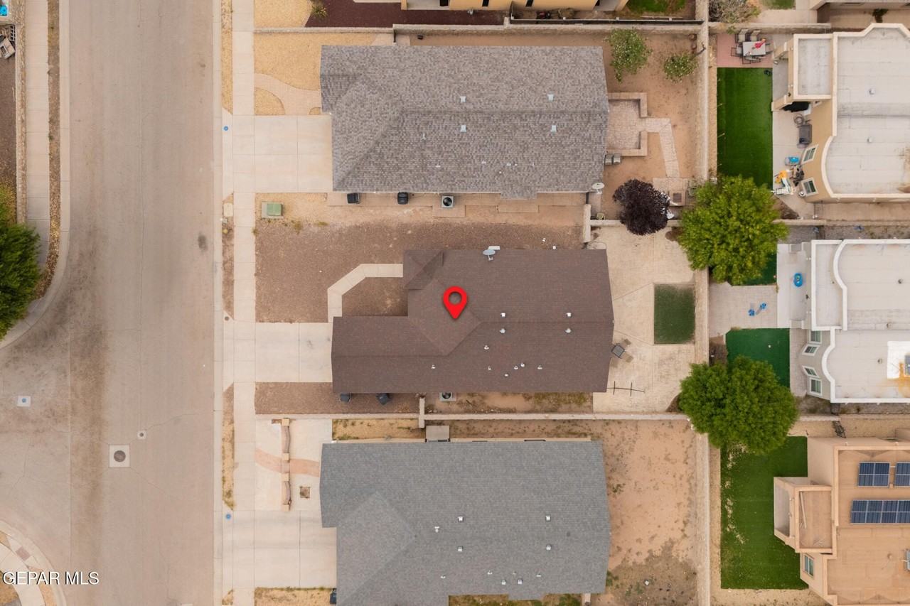 2232 Honour Point Pl - Photo 3 of 34