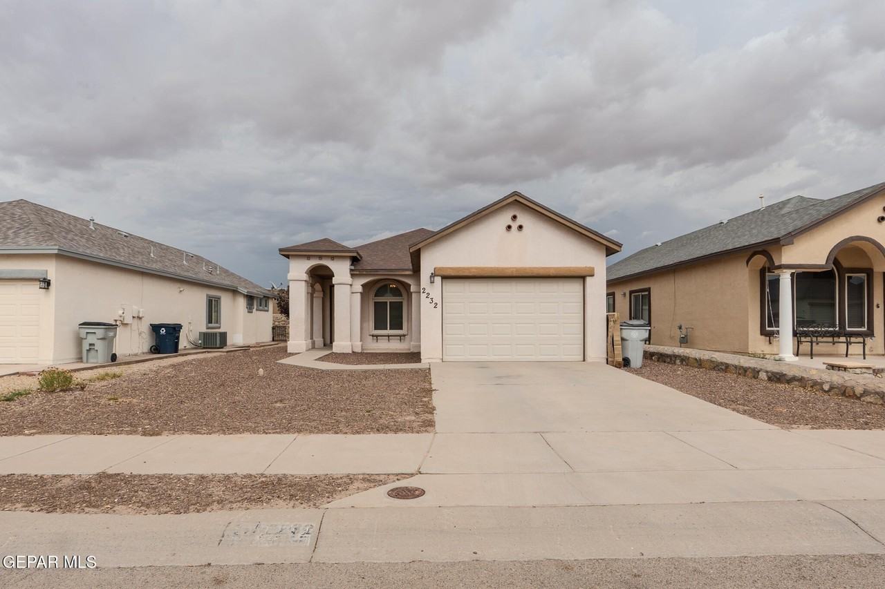 2232 Honour Point Pl - Photo 5 of 34