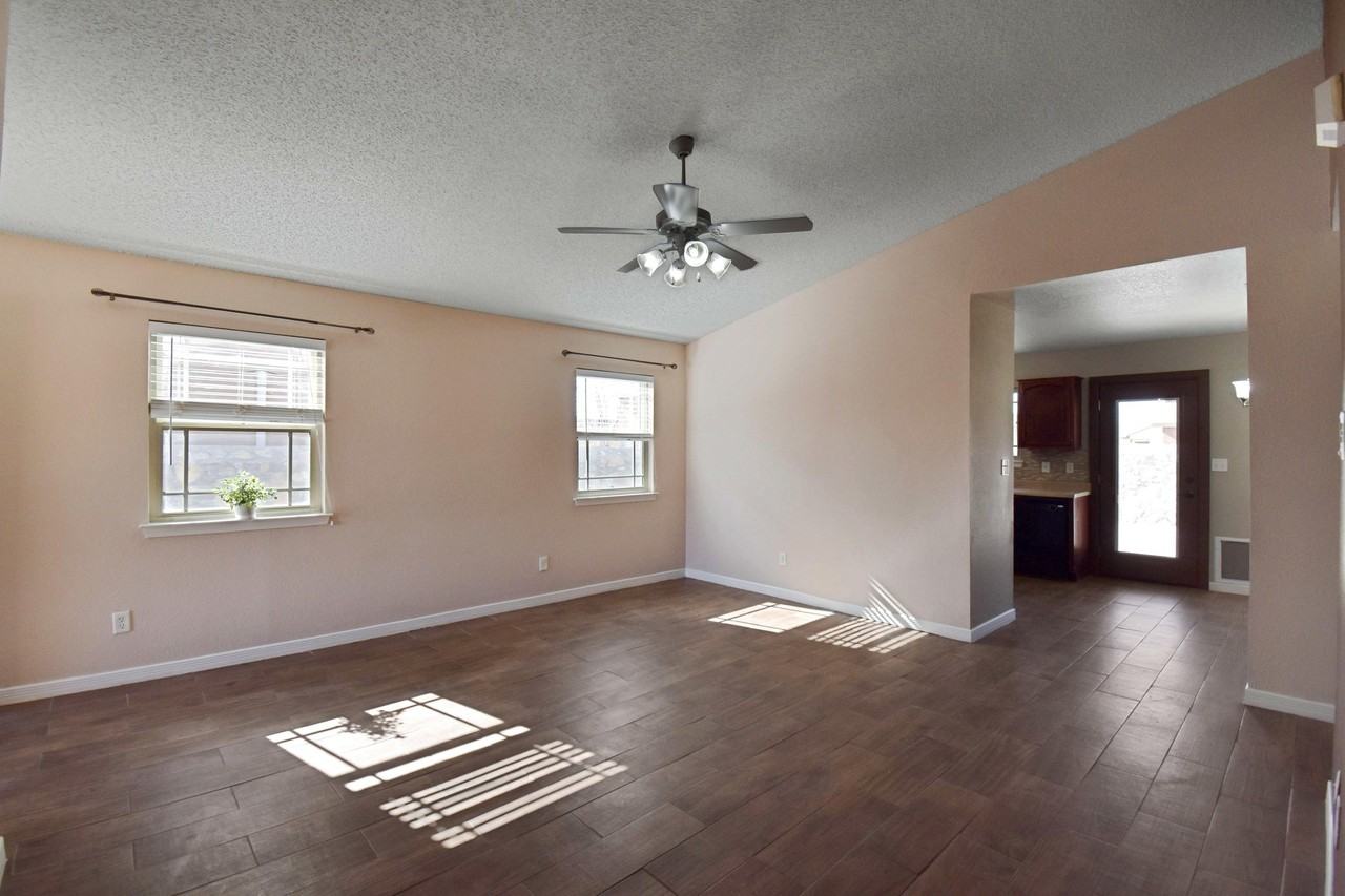 14229 Poets Rock Ln - Photo 7 of 24