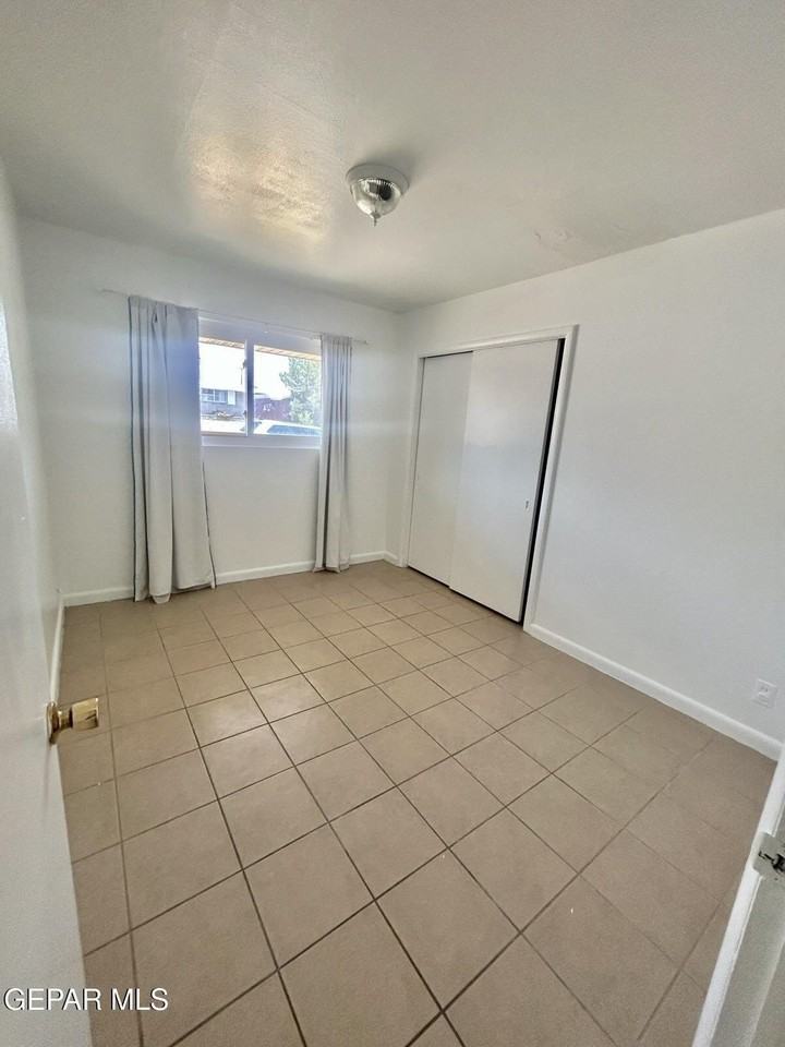 2900 Polk Ave - Photo 5 of 16