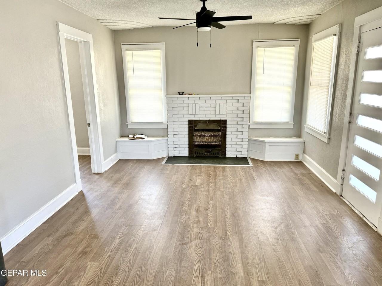 1709 N Stevens St - Photo 3 of 24