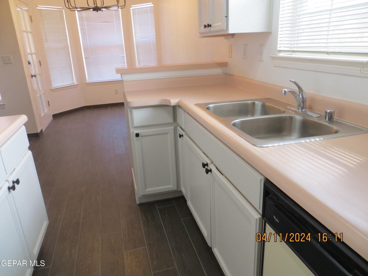 7115 Oval Rock Dr - Photo 7 of 29