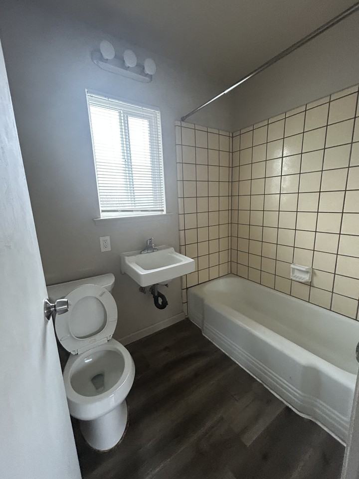 122 Blackburn St #1 - Photo 3 of 3