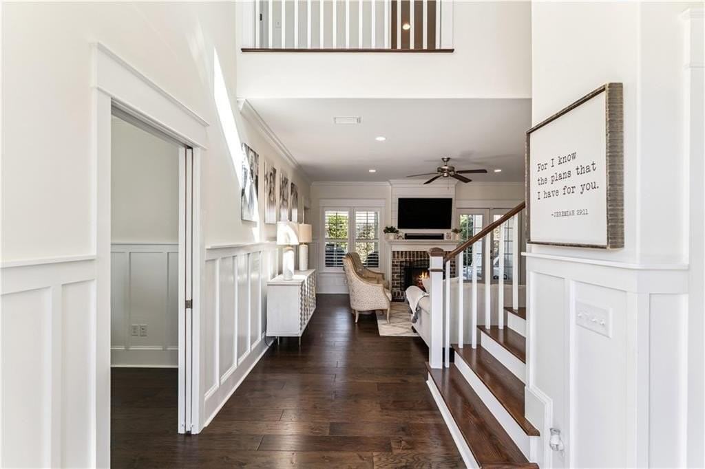 1077 Sinclair Pointe - Photo 2 of 34