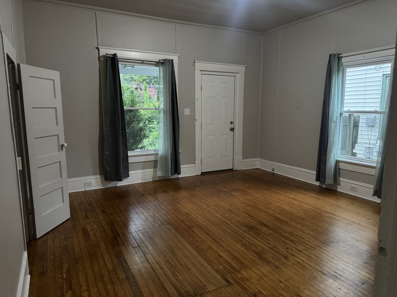 530 Park Ave #530 - Photo 4 of 12