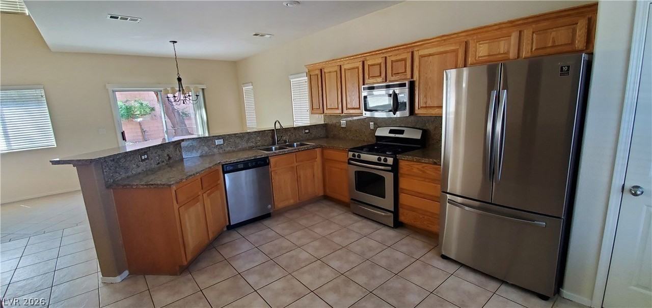 531 Broken Shale Cir #0 - Photo 5 of 13