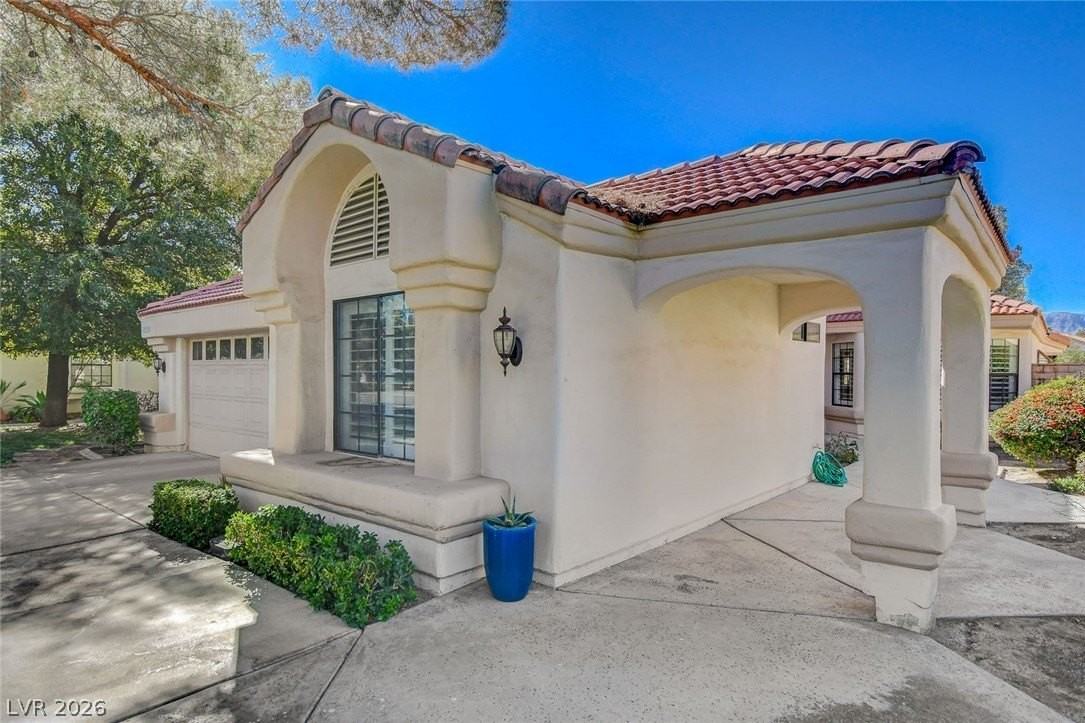 5429 Painted Sunrise Dr - Photo 4 of 50