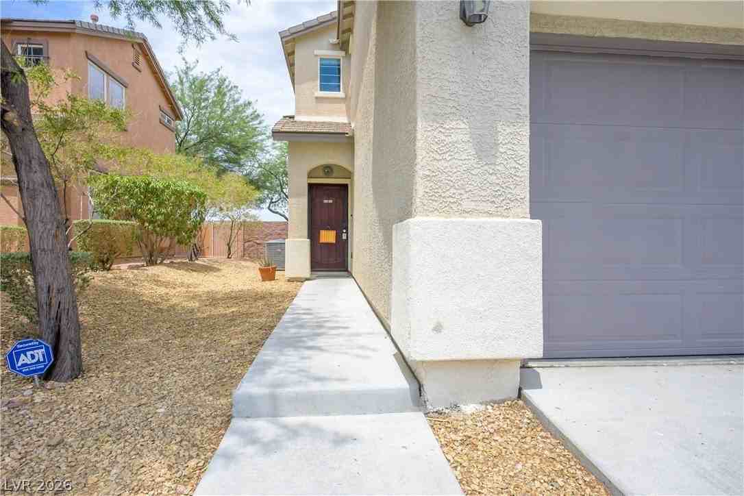 8910 Marble Light Ave - Photo 4 of 32