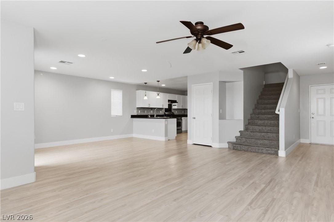 8910 Marble Light Ave - Photo 7 of 32