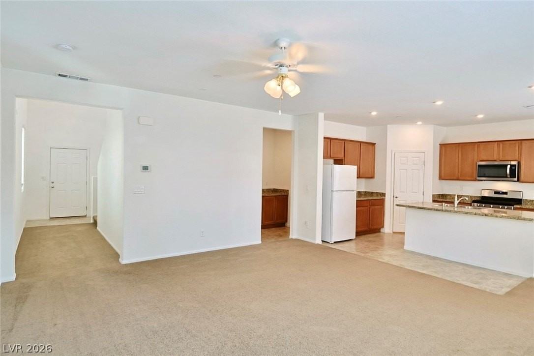 6124 Castle Gardens Ave - Photo 7 of 36