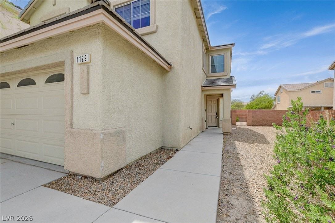1129 Autumn Bay Ct - Photo 2 of 43