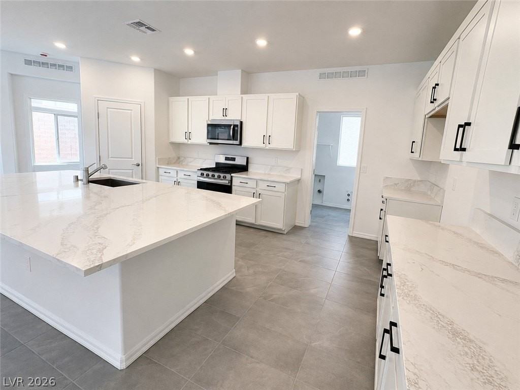 7443 Legacy Point St - Photo 2 of 6