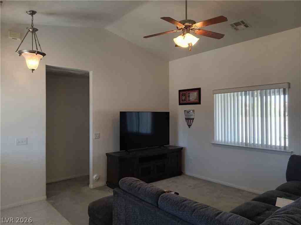 546 Elsie Ln - Photo 4 of 23