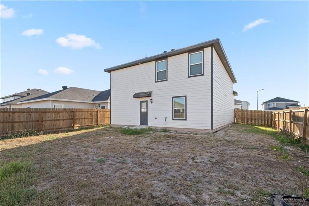 2307 N 26th Dr - Photo 4 of 21