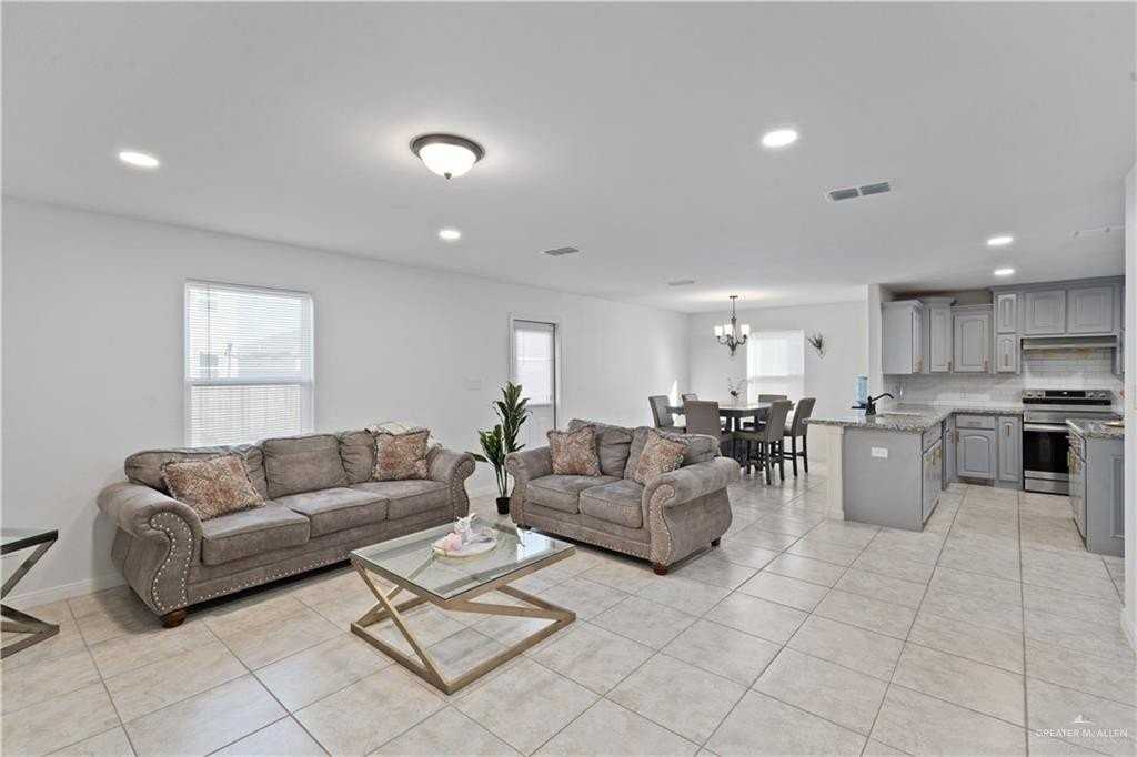 2307 N 26th Dr - Photo 6 of 21