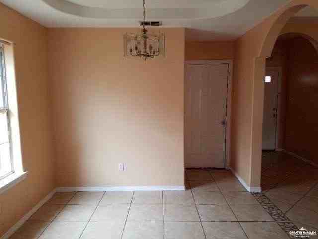 3604 Kingsborough Ave - Photo 5 of 13