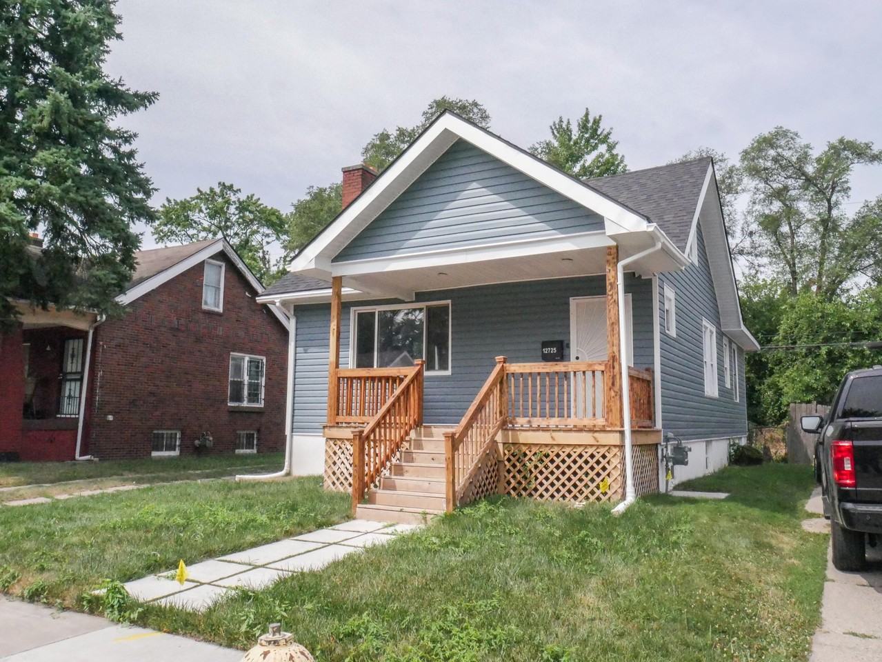 12725 Kentucky St - Photo 2 of 13