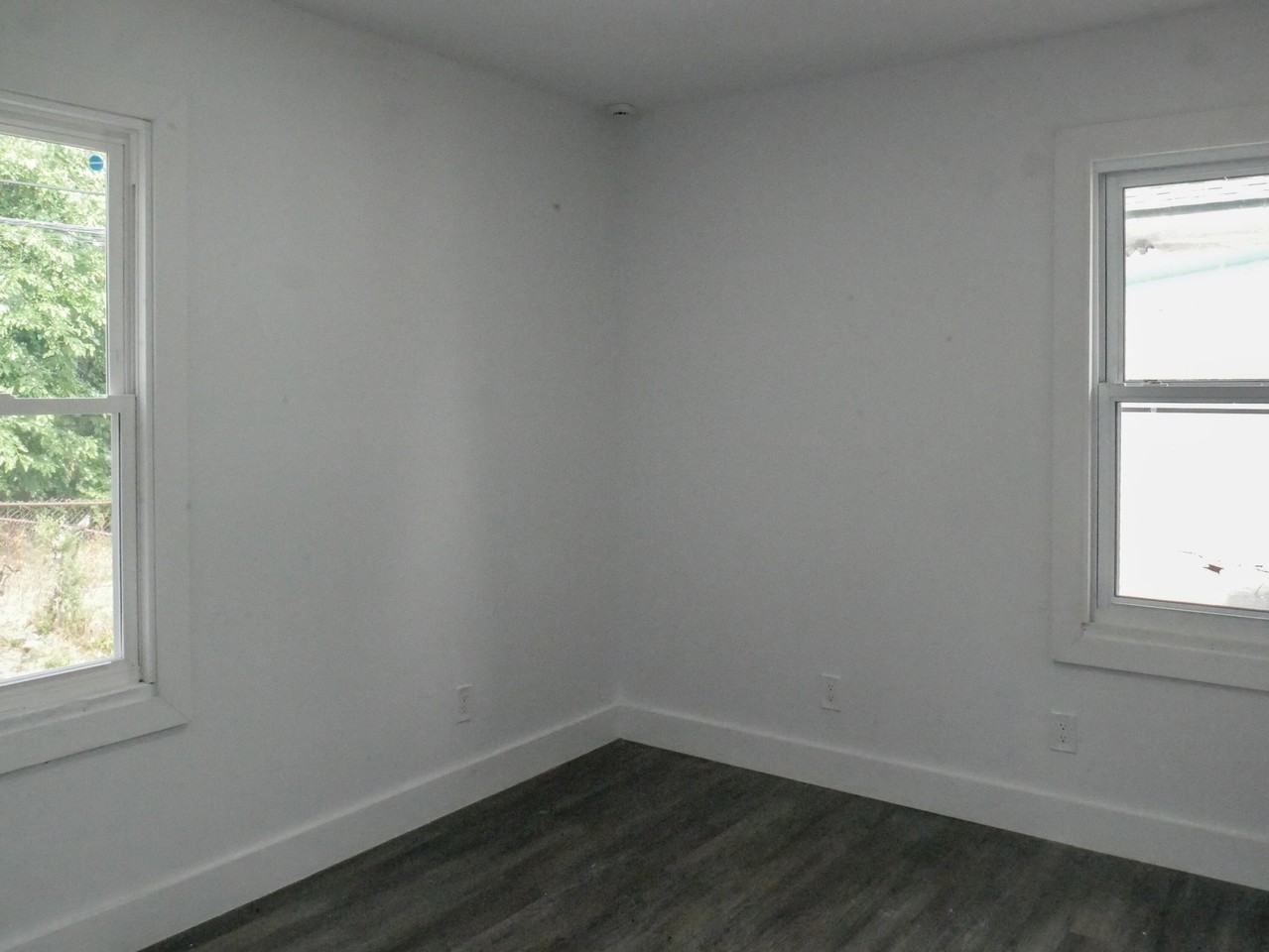 12725 Kentucky St - Photo 6 of 13