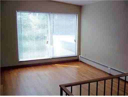 1011 Olivia Ave - Photo 4 of 10