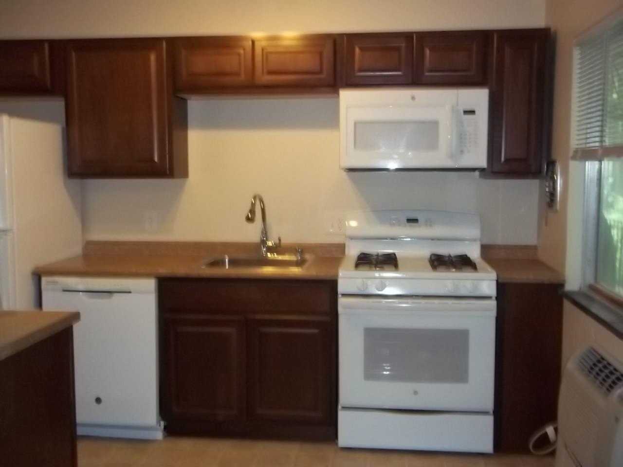 1011 Olivia Ave - Photo 5 of 10