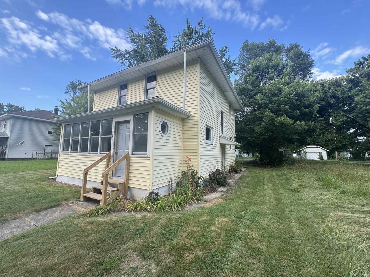 1134 Johnson St - Photo 2 of 24