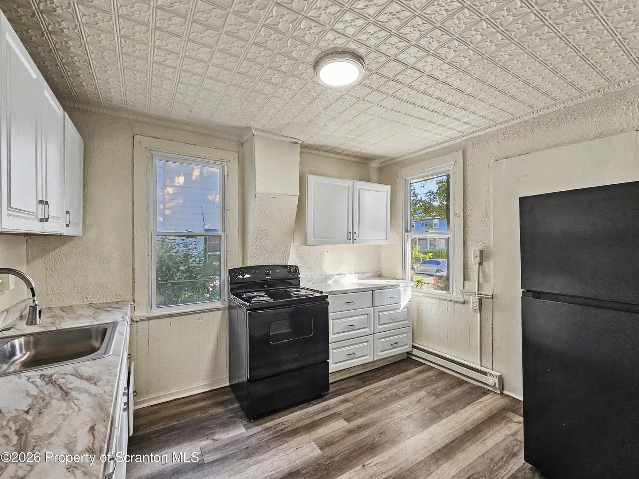 602 Prospect Ave - Photo 3 of 16