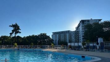 featured image of 1 Claridge Dr Apt 1000 #1000