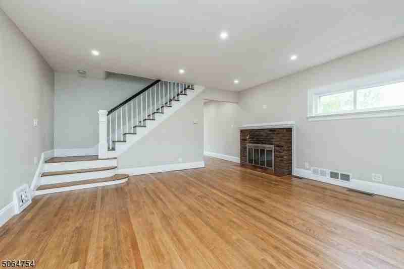1244 Birch St #B - Photo 5 of 21