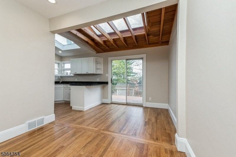 1244 Birch St #B - Photo 7 of 21