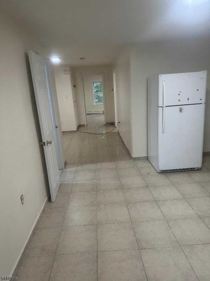 417 Franklin St - Photo 3 of 5