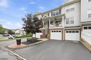 604 Knollwood Ct - Photo 1 of 1