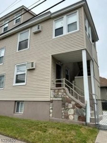 370 Main St - Photo 3 of 21