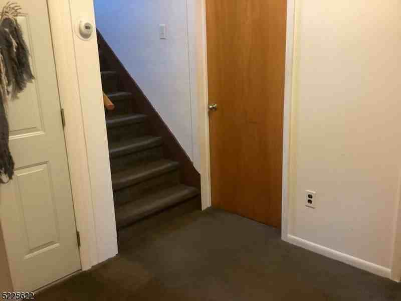 370 Main St - Photo 5 of 21