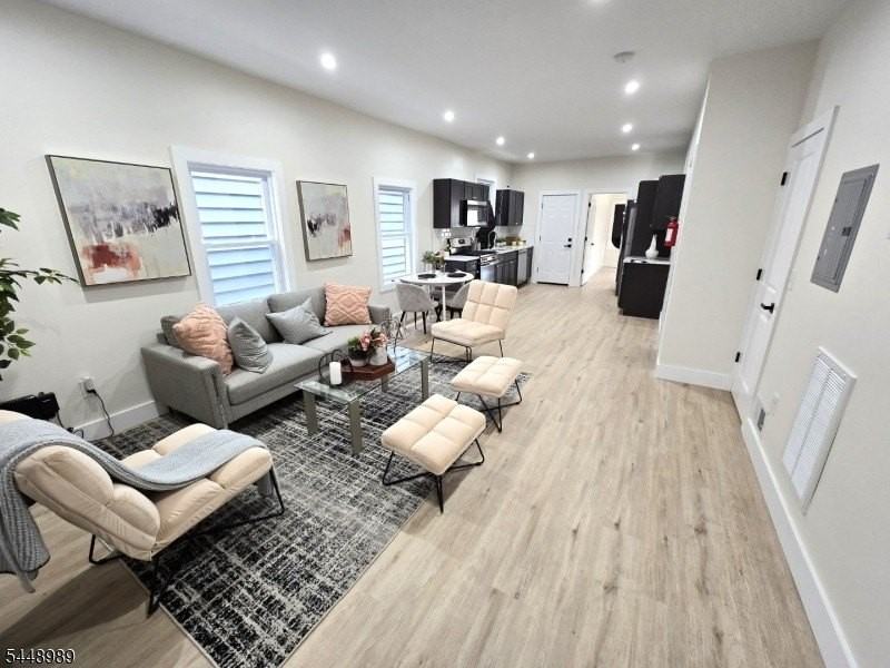 13 Edwin Pl - Photo 2 of 12