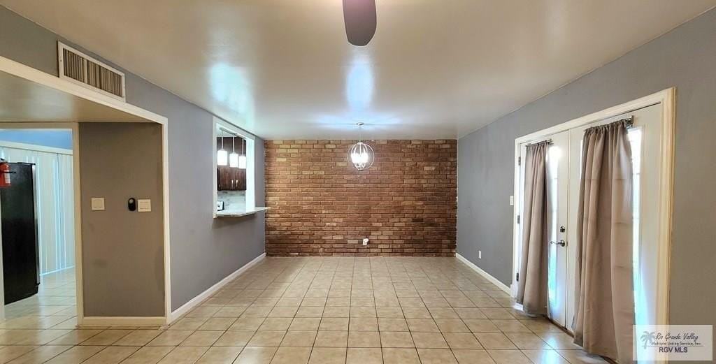 909 Country Club Rd ## 2 - Photo 4 of 14