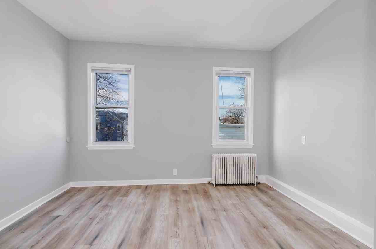 86 W 27th St #4 - Photo 4 of 13