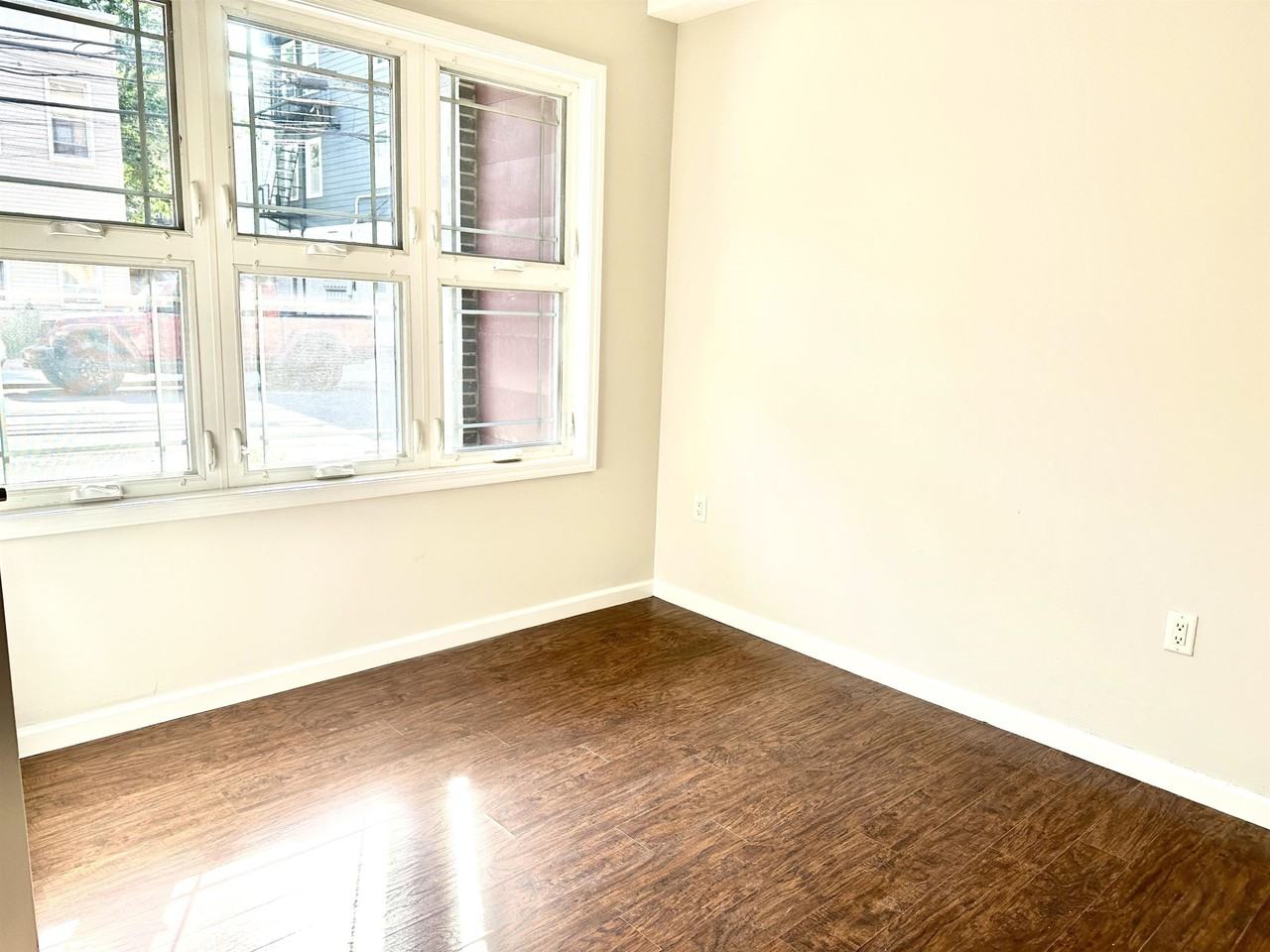 40 Vroom St #3B - Photo 2 of 16