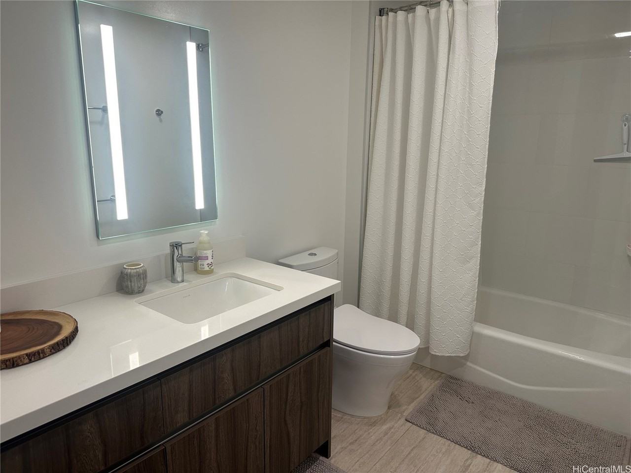 1515 Liona St #1210 - Photo 4 of 11