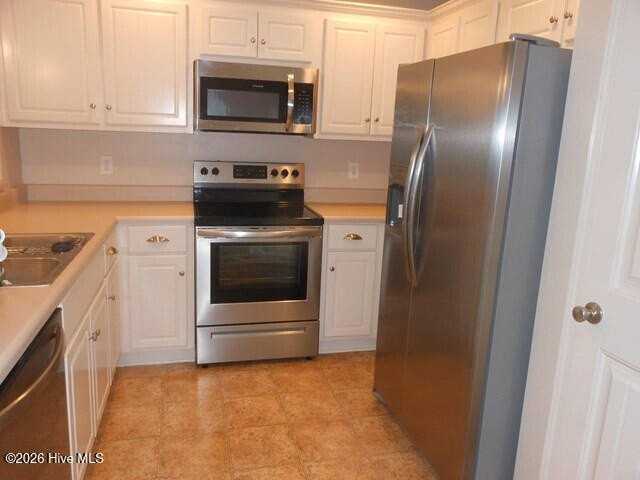 1117 Sierra Ln - Photo 2 of 9