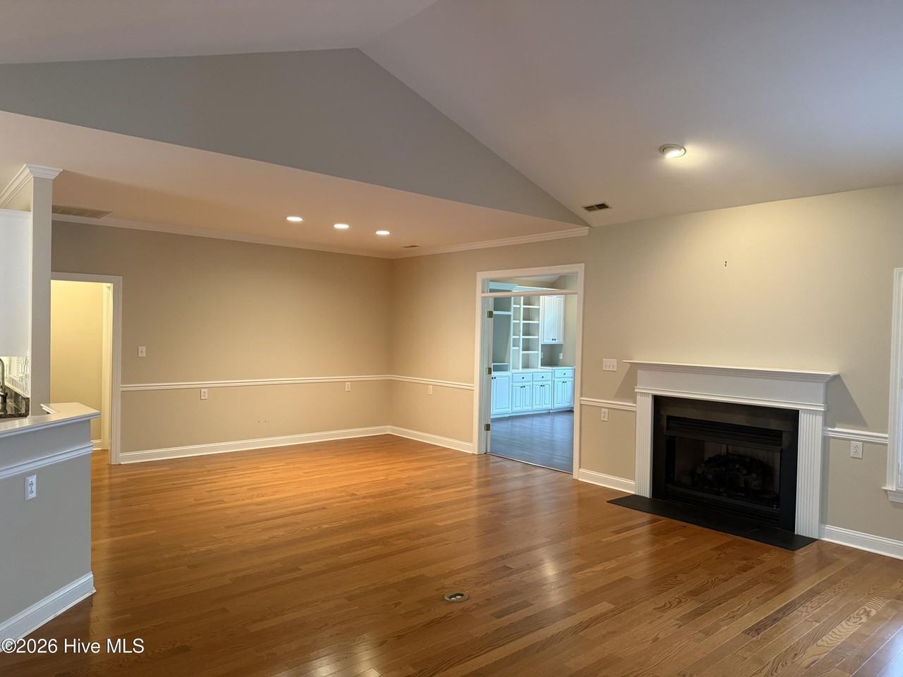 309 Village Green Dr - Photo 3 of 29