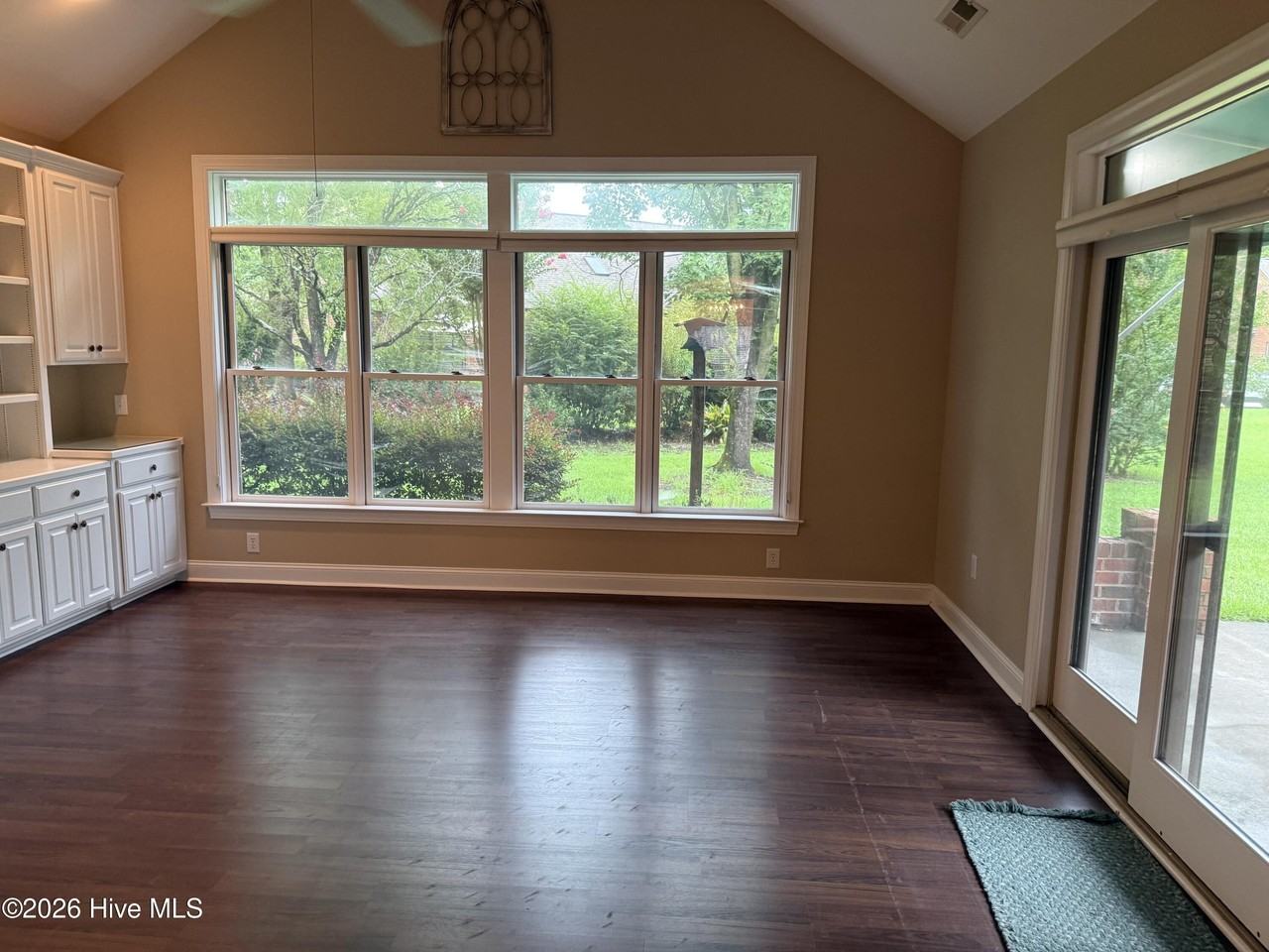 309 Village Green Dr - Photo 4 of 29