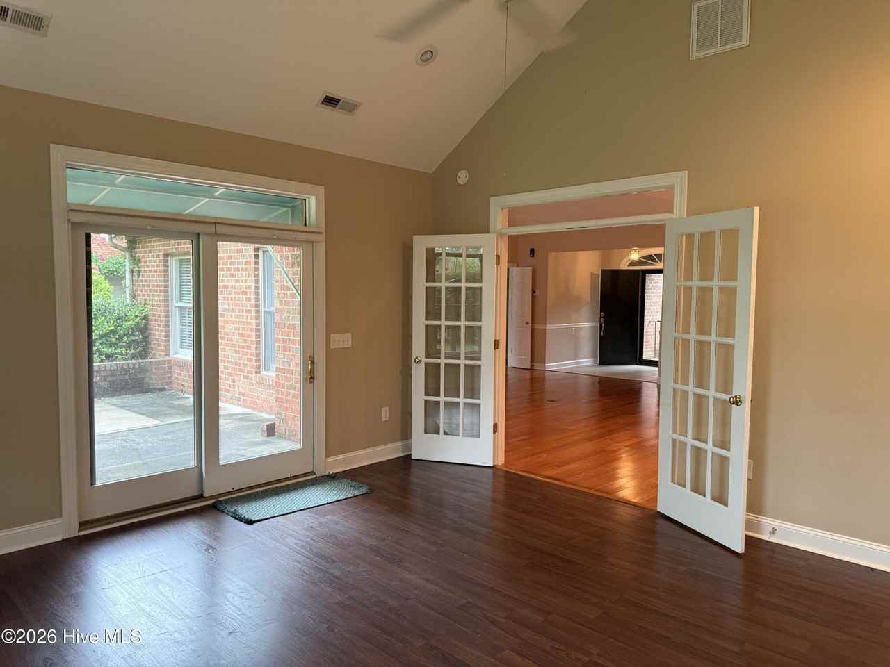 309 Village Green Dr - Photo 6 of 29