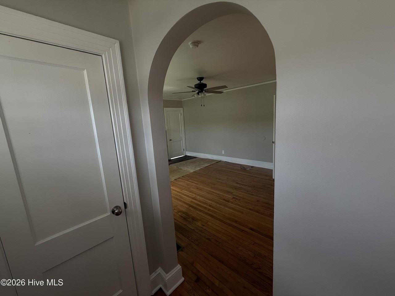 2519 S Memorial Dr - Photo 2 of 16